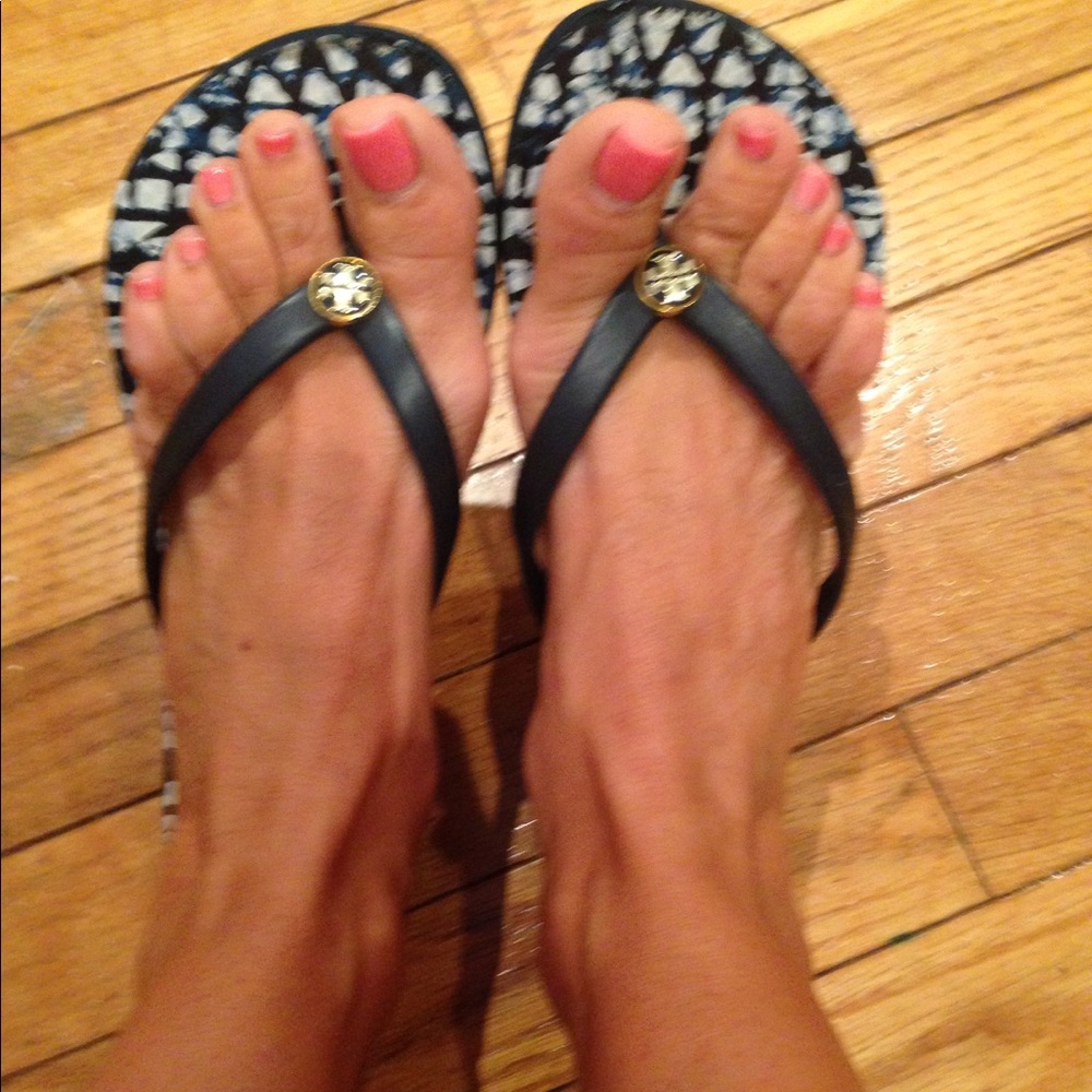 Tory burch flip flop
